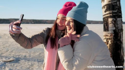 Roxy Muray, Sia Florance - From selfie freeze to pussy feast