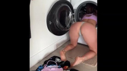 Emma Hix - Stepmom Got Stuck In The Washing Machine Provoking To Fuck